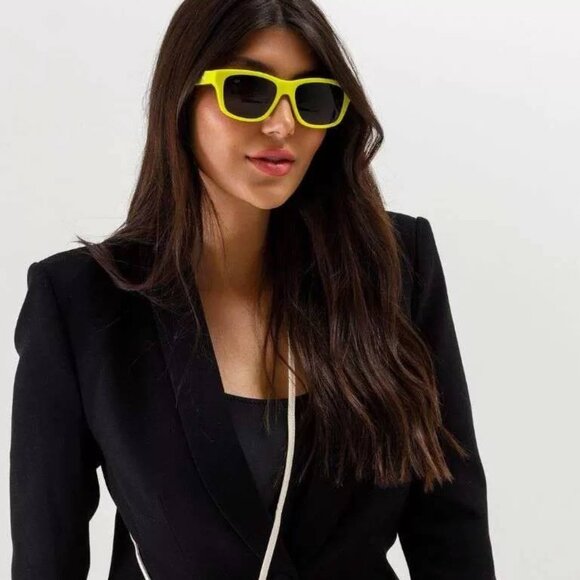 🕶️ New Celine CL40249U 39A Sunglasses - Neon Yellow Frame, Smoke Lenses - Picture 1 of 10